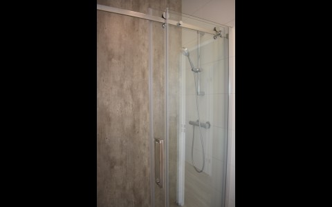Douche.JPG
